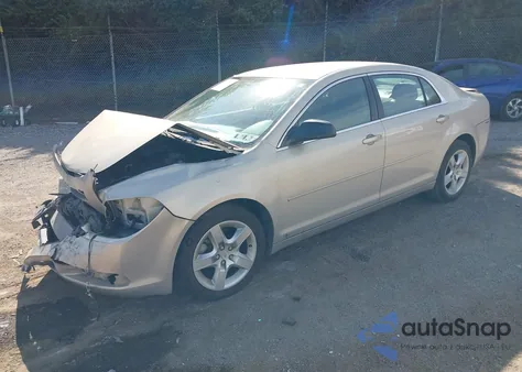 2010 Chevrolet Malibu Ls z USA, uszkodzony, nr VIN 1G1ZB5EB8AF114523